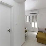Posta Apartment *
