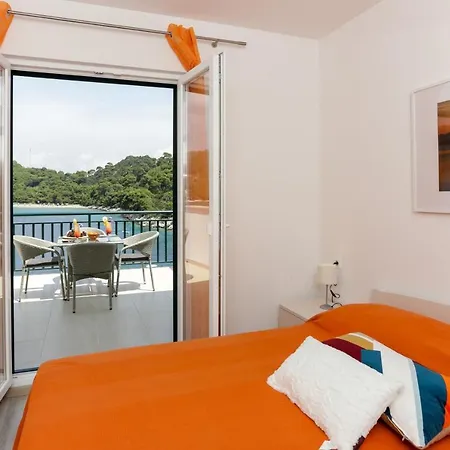 Posta Apartman *