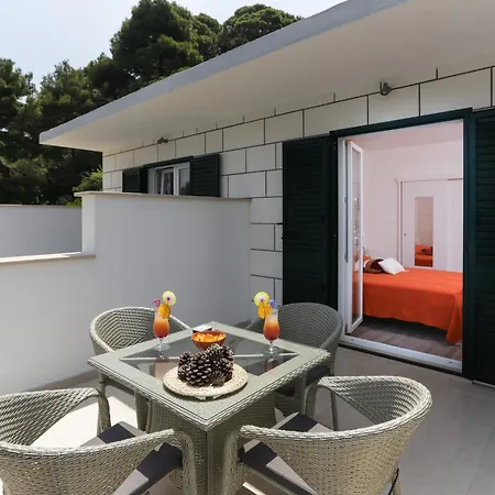 Posta Apartment *