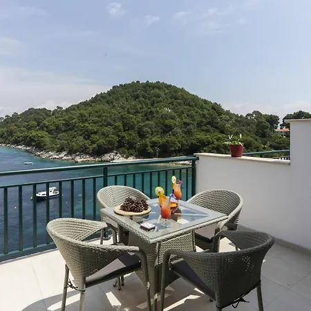 Posta Apartment *