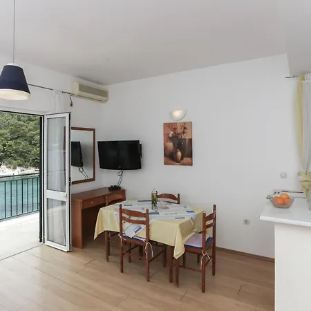 Posta Apartman *